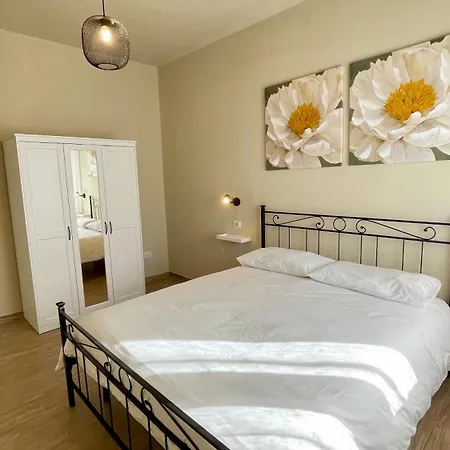Lu R&a A 800 Metri Dal Centro Storico Apartmán *